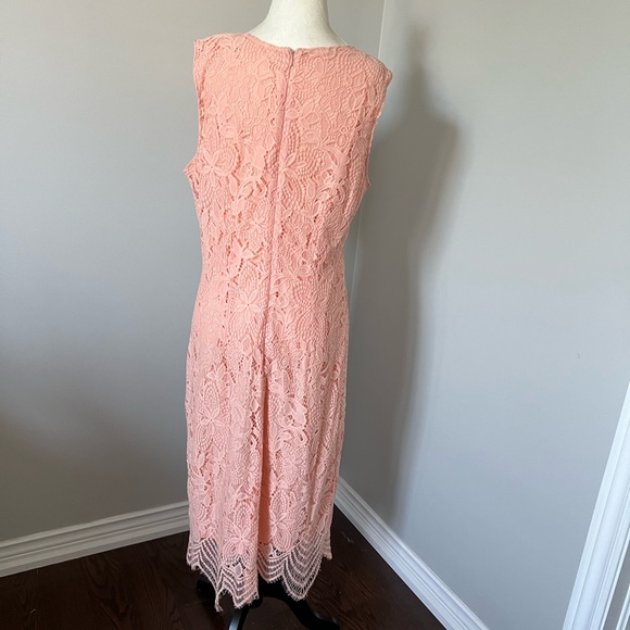 Fully lined lace dress - coral pink - Picture 2 of 2
